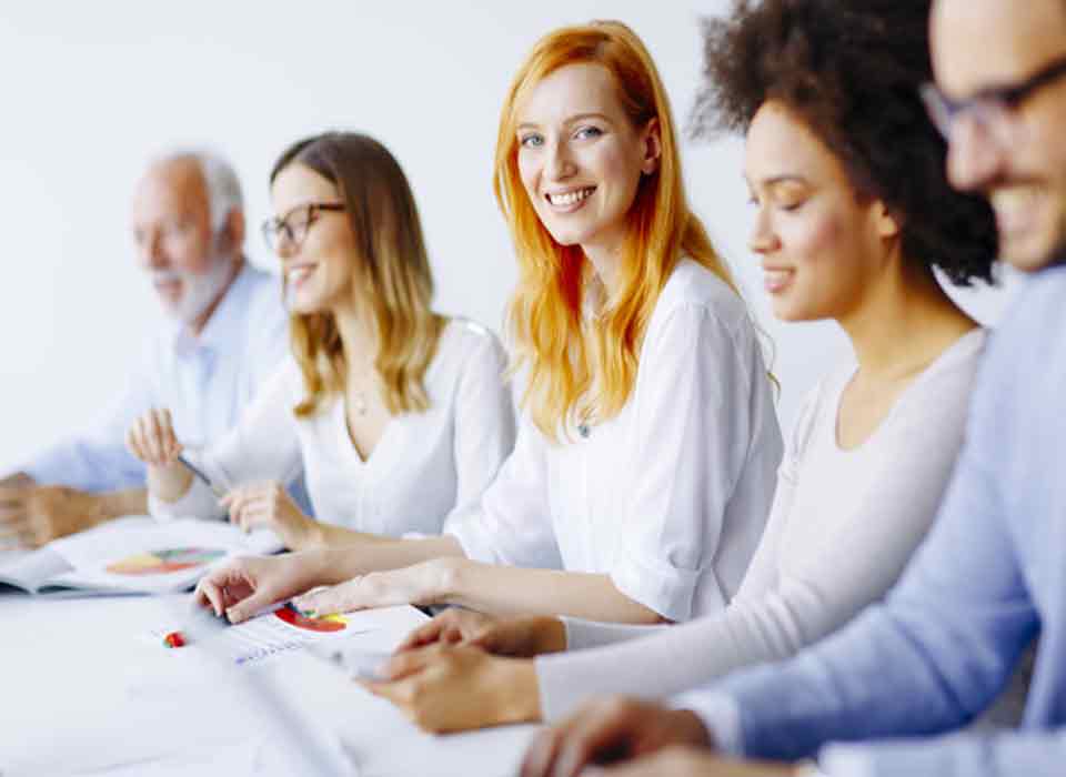 کاربردهای نرم افزار مدیریت ارتباط با مشتریان CRM سی آر ام